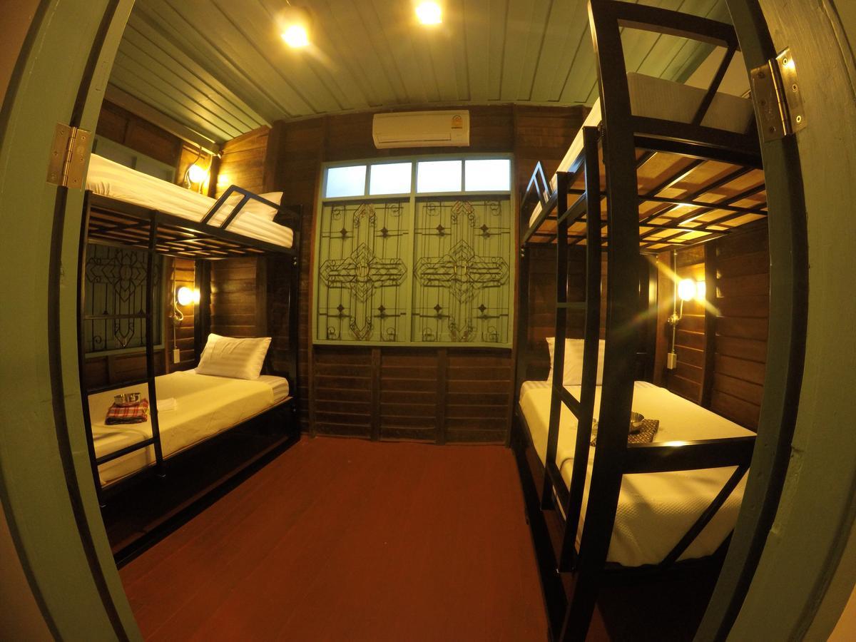 La Moon Hostel Bangkok Eksteriør bilde