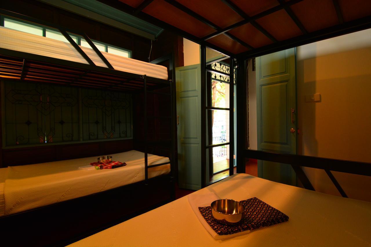 La Moon Hostel Bangkok Eksteriør bilde
