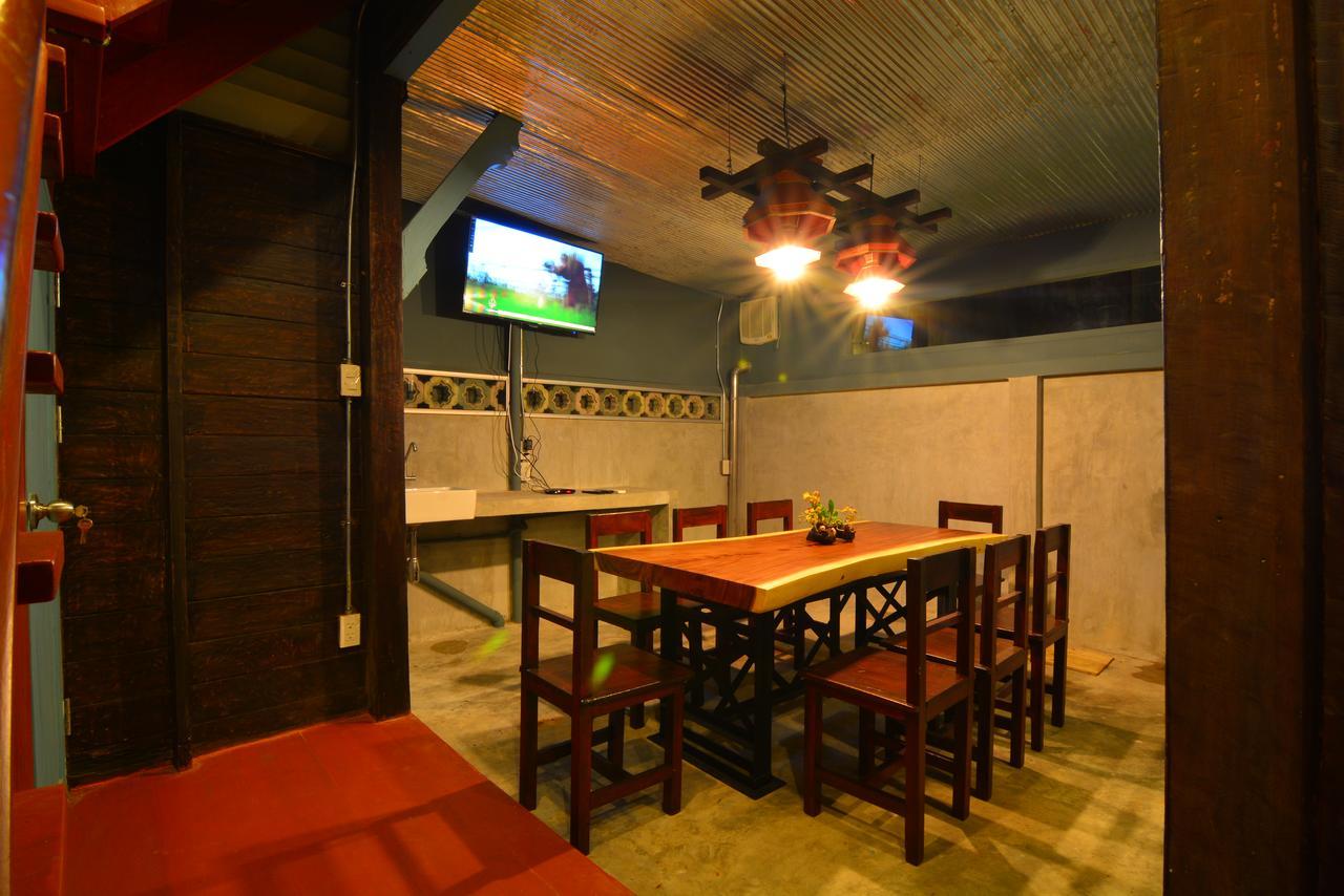 La Moon Hostel Bangkok Eksteriør bilde