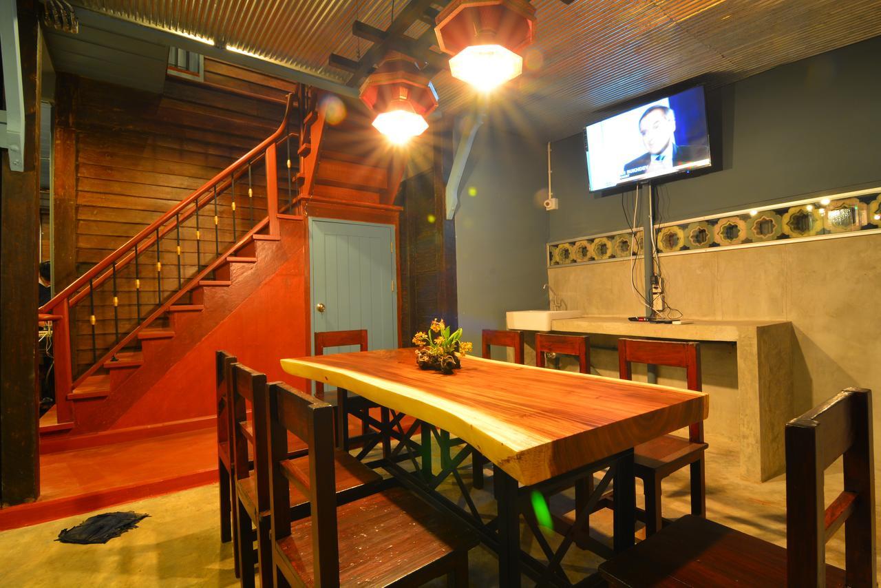 La Moon Hostel Bangkok Eksteriør bilde